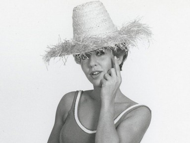 Hihetetlen! 83 éves, és most is fehérneműmodell