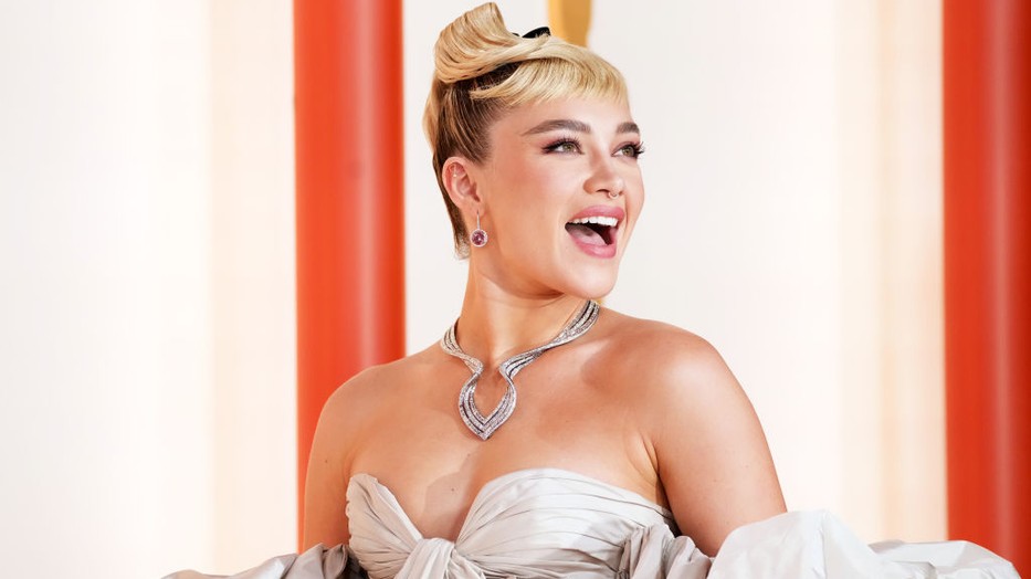 Florence Pugh Oscar gála ruhája alul modern, felül klasszikus