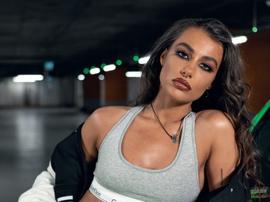 Tóth Andi sodródik az árral és építi magát