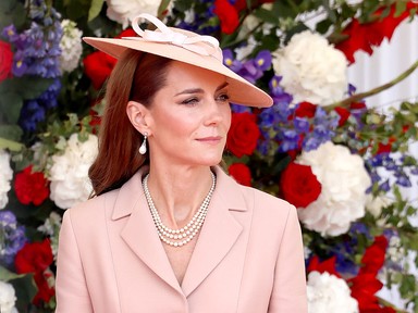 Katalin hercegné óriási dekoltázst villantott, kis híján megszegte a királyi protokollt