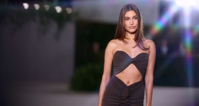 Hailey Bieber bikinis képeitől eláll a lélegzetünk!