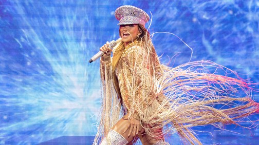 Jennifer Lopez bőr szettben mutatta meg tökéletes alakját, belepirulunk a látványba, annyira merész lett a végeredmény