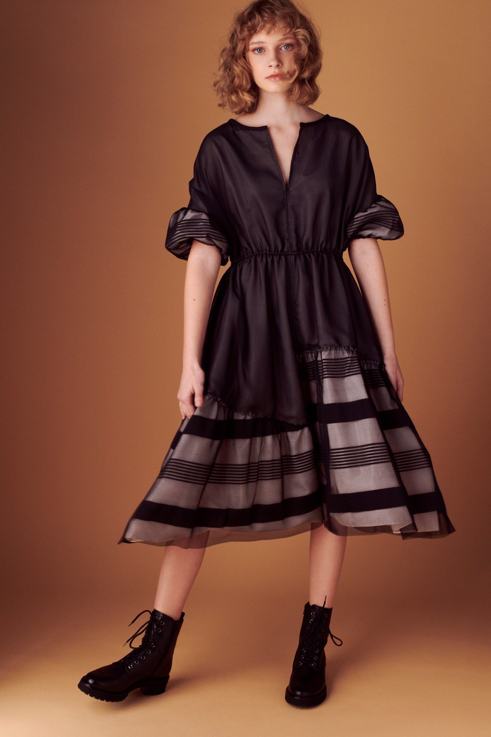 Hétköznapi modellek, magyar tervezők és művészek egy nemes célért: A KIKAPCS. Alapítvány rendhagyó téli akciója 