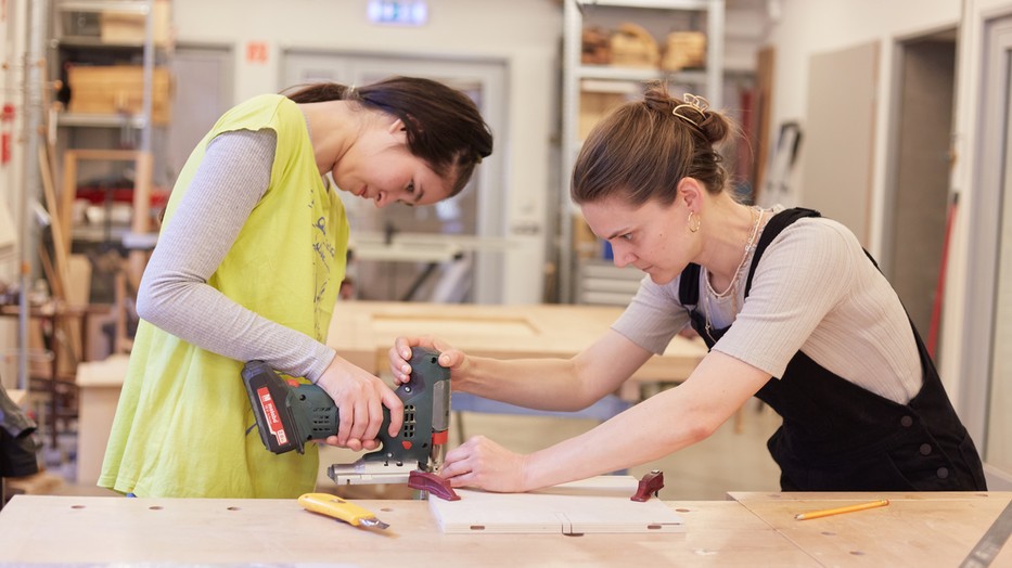 A MOME FRUSKA kézikönyve fiatal lányoknak segít