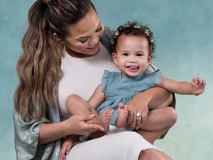 Chrissy Teigen icipici gyerekei olyan cukik együtt, hogy elolvadsz! 