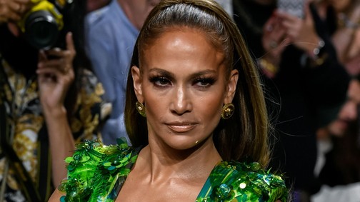 Jennifer Lopez megint elképesztőt szelfizett a kockás hasáról