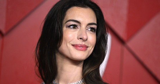 Emlékszel? Így nézett ki Anne Hathaway, amikor 25 évvel ezelőtt életében először lépett a vörös szőnyegre