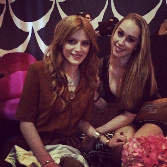 Bella Thorne legjobb barátnőjével érkezett a show-t követő partira.