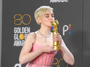 Evan Peters tarolt, de volt néhány kőkemény meglepetés is a 2023-as Golden Globe-on