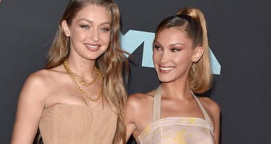 A legszexibb testvérpár: együtt villantott Gigi és Bella Hadid
