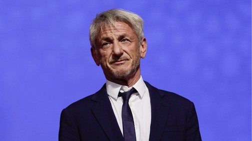 Ő Sean Penn ritkán látott barátnője, a 34 évvel fiatalabb Valeria Nicov csak úgy tündökölt  a vörös szőnyegen