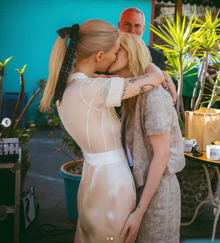 Csak úgy izzik közöttük a levegő