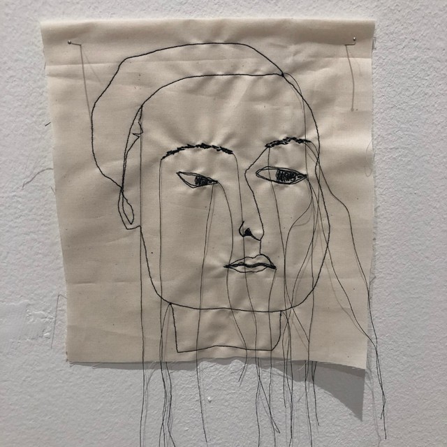 A New York-ban élő színésznő hímzései díszítik a magyar márka új kollekcióját