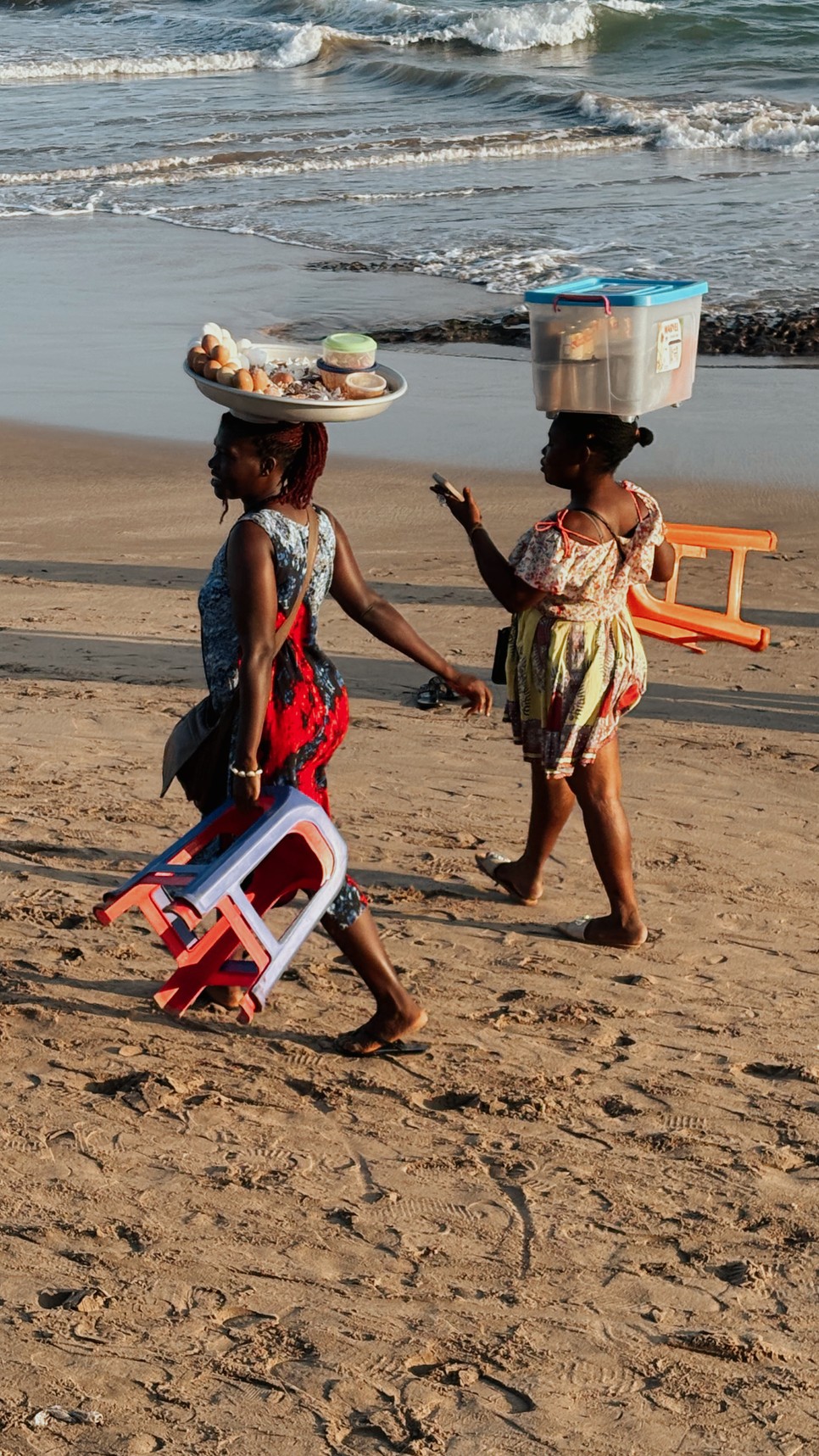 A színek és minták mindenhol jelen vannak, az utcai életben és a divatban is.