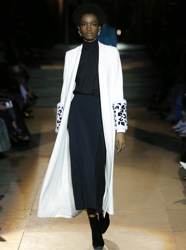 Csaknem 40 után leköszön a divattervező-legenda