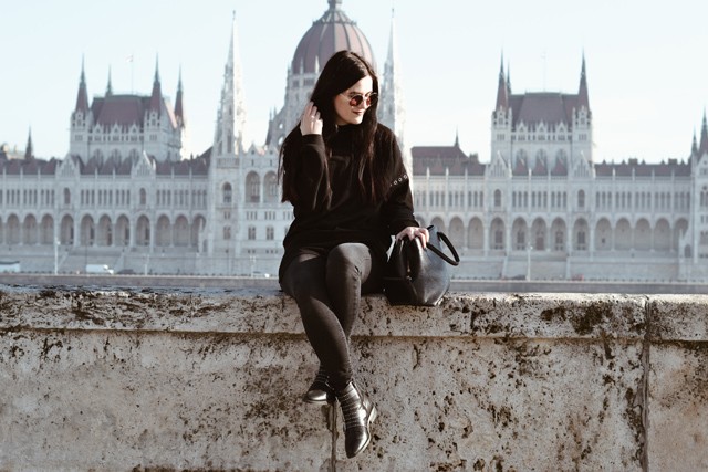 Szabó Norina ma is bizonyítja, hogy a fekete minden nap tökéletes választás