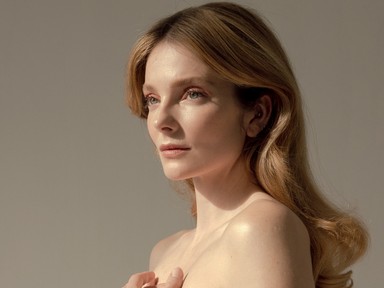 Mihalik Enikő pucérruhája elképesztően merész, csak úgy árad belőle a meztelenség