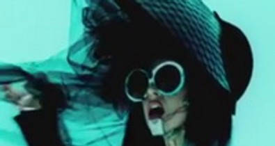 Gaga, Chanel és Mugler a kukoricásban