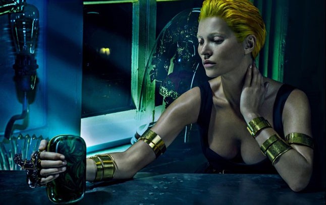 Kate Moss és Kicsi Én Alexander McQueen tavaszi kampányában