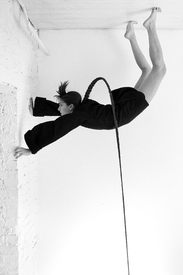 A valóság és a fikció egy kortárs dokumítoszban ölt - Eke Angéla személyes élettörténete alapján Závada Péter írt a mono előadást