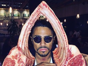 Ő a legtrendibb hentes a neten! Igen, a sózós szakácsról beszélünk