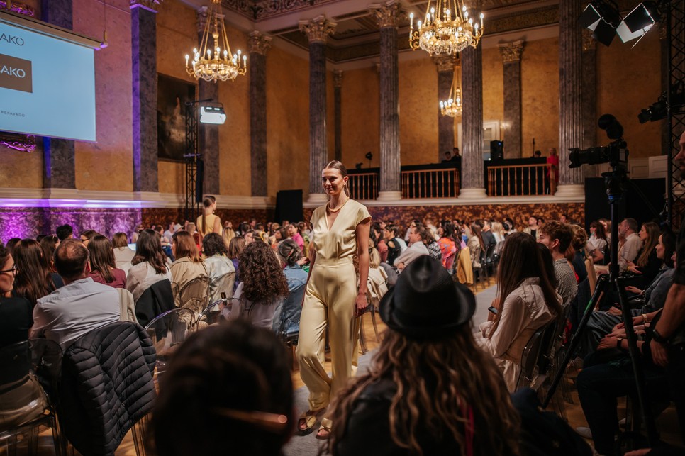 Inspiráló divatbemutatók követték egymást a Perwoll Fenntartható divat napján