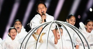 Jennifer Lopez 11 éves kislánya volt a Super Bowl félidei show-jának a legszuperebb meglepetése