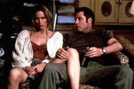 Itt az 1995-ös Feketén-fehéren című filmben látható John Travolta oldalán.