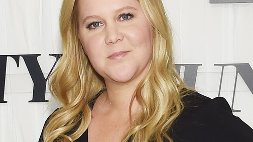 Ez biztosan a nap képe: Amy Schumer kacsákat kerget PUCÉRAN