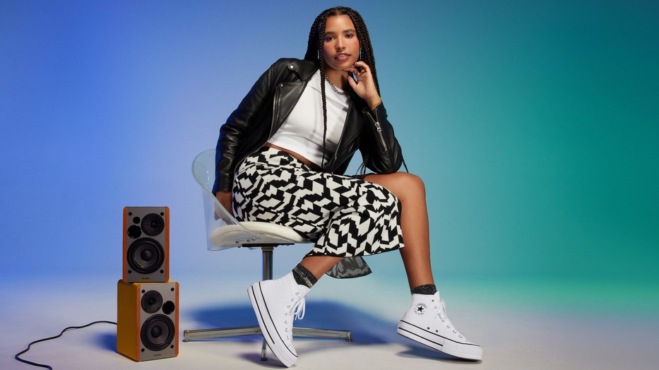 A fehér Converse egy Jolly-joker