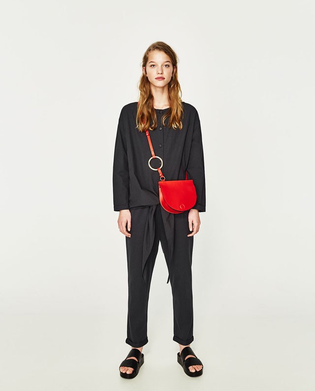 Fekete kezeslábas ZARA 8995 Ft- zara.com