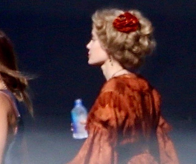 Angelina Jolie szőkén