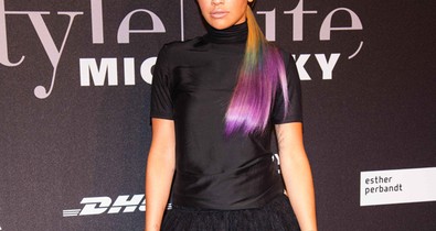 Hihetetlen színű ombérval Rita Ora