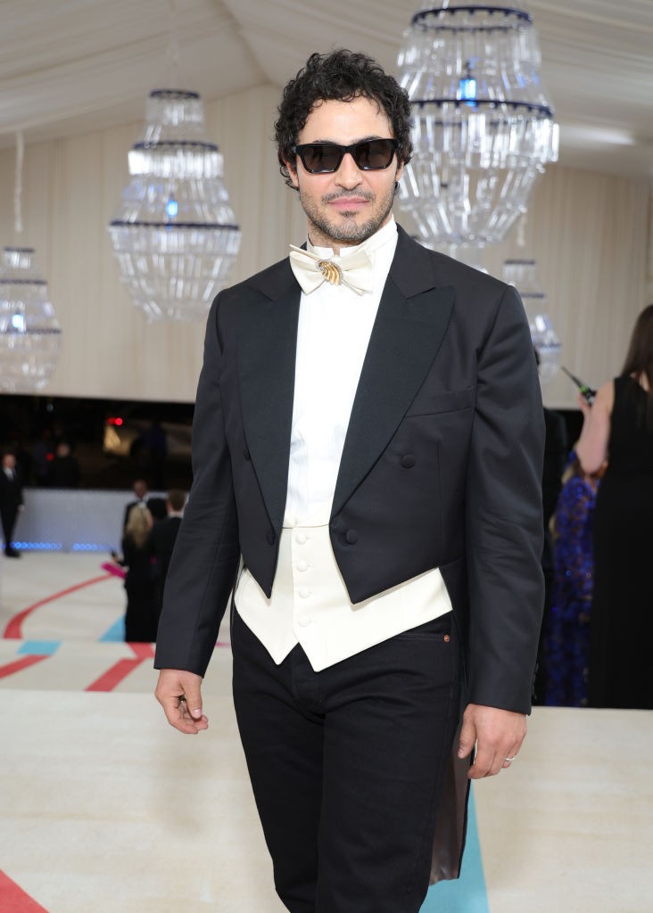 Zac Posen amerikai divattervező a Met galán