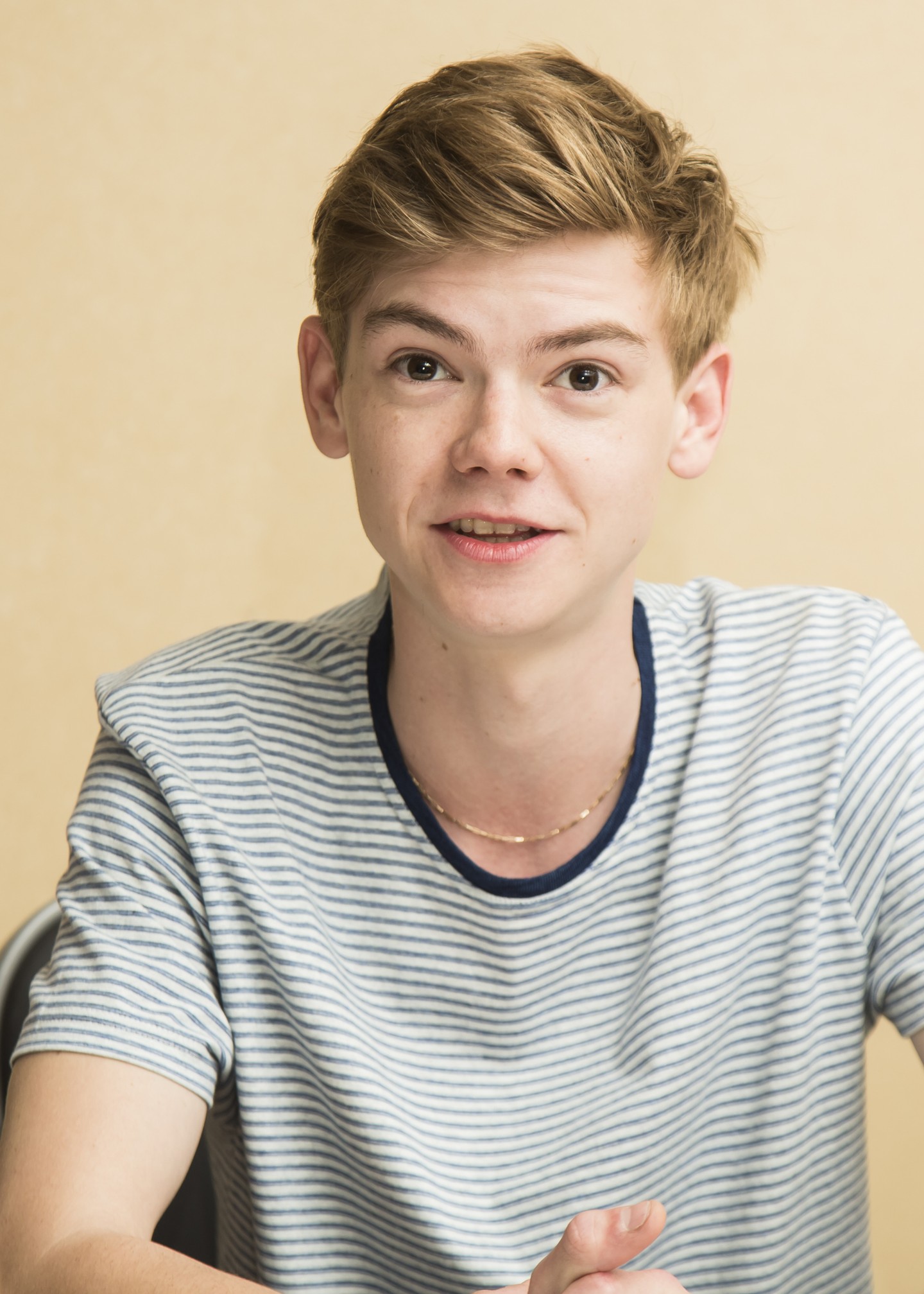 Thomas Brodie-Sangster egy fotózáson, 2015-ben Hollywood-ban