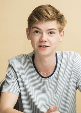 Thomas Brodie-Sangster egy fotózáson, 2015-ben Hollywood-ban