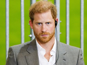 Harry hercegnek bicskanyitogató részleteket kellett kihúznia memoárjából