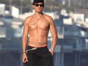 Orlando Bloom szexi felsőtestétől lehidalsz