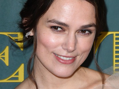 Keira Knightley tündérruhájában az ártatlanság netovábbja