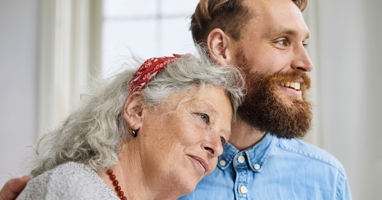 A lakáshelyzet miatt többgenerációs együttélés újra virágkorát éli: de vajon egészséges ez?