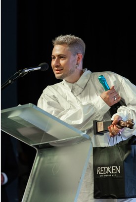 Pásztor László Az év divatfodrásza díjat vehette át a Fashion Awards Hungary díjátadó gálán