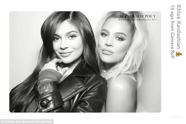 Kylie Jenner visszatért! Várandós testvérével pózol!