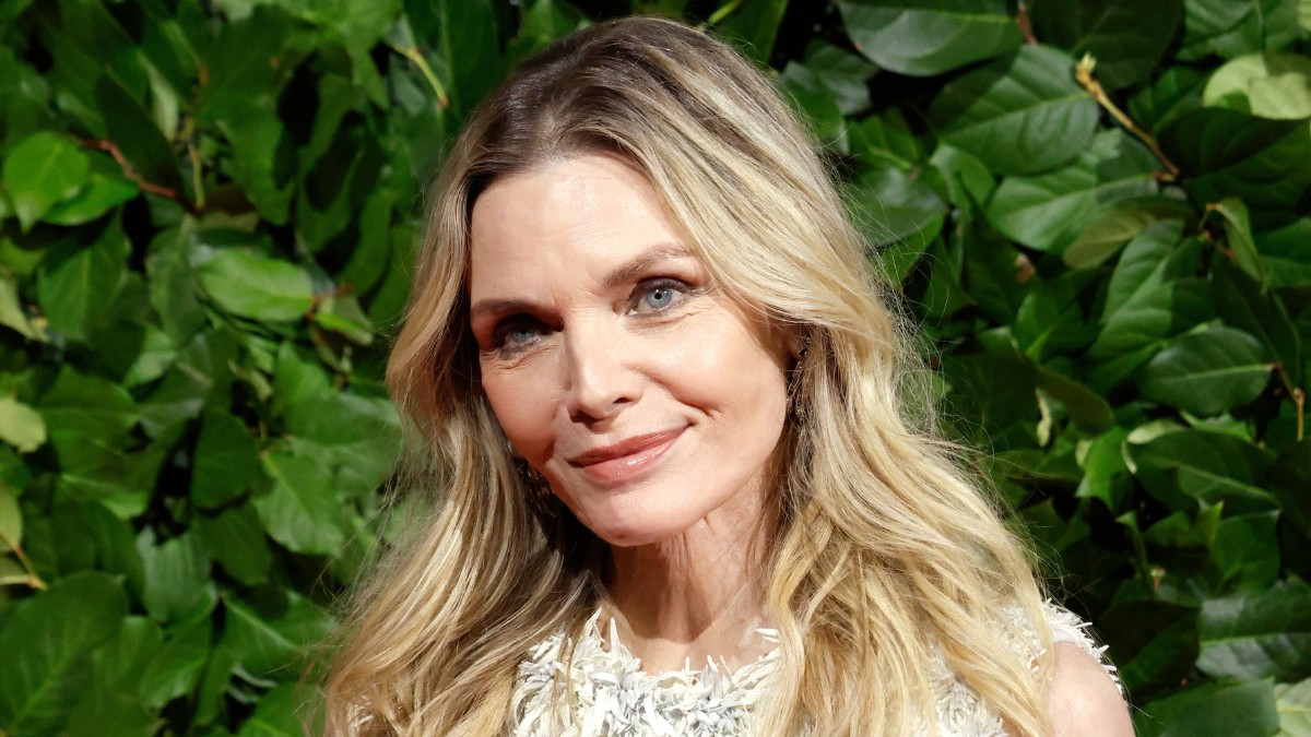 A 68 éves Michelle Pfeiffer smink nélküli szelfije a legőszintébb fotó, amit ma láthatunk