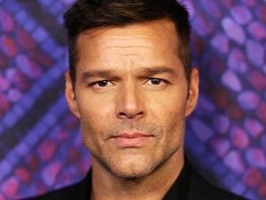 Ricky Martin pornóbajuszt növesztett és teljesen össze fogsz tőle zavarodni!