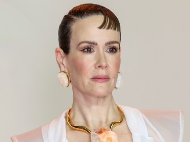 Az 50 éves Sarah Paulson meztelen szettje az egyik legbátrabb, amit valaha láttunk