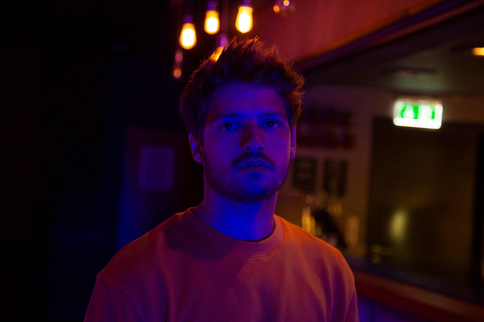 „Még nem jött szembe velem olyan színházi szerep, amiért beáldoztam volna a szabadságomat” - interjú Miller Dáviddal