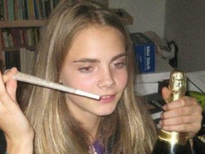 16 évesen már füvezett a topmodell, van bizonyíték is