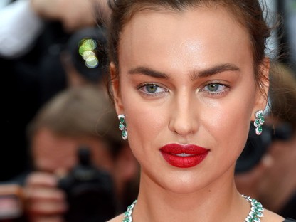 Irina Shayk mindenkit túlragyogott Cannes-ban, ilyen szépnek még sosem láttuk