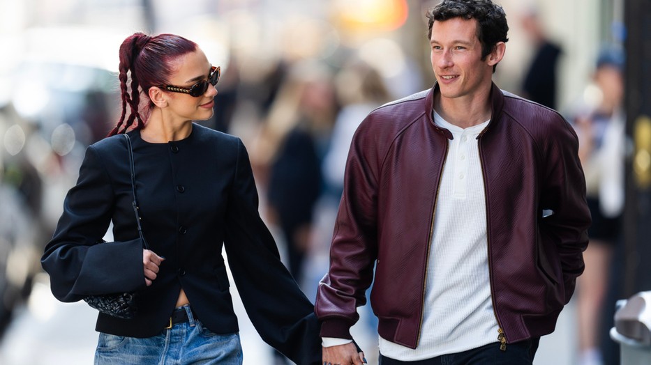 Dua Lipa és Callum Turner 2024 legstílusosabb szerelmespárja