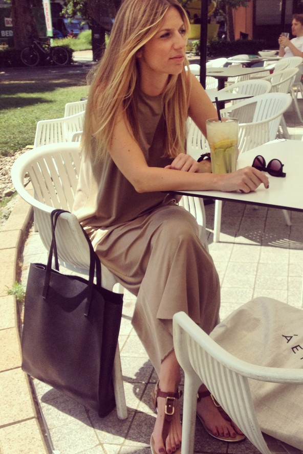 Ebéd a szabadban a divattervezővel